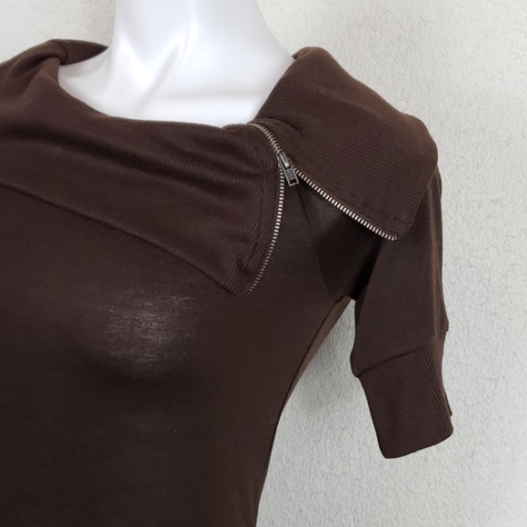 Brown cute cowl neck zip top size small - Picture 3 of 7